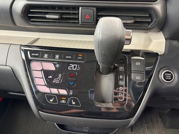 2023 Mitsubishi Delica Mini I, зелёный - вид 13
