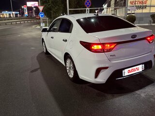 2017 Kia Rio IV, белый, 1390000 рублей, вид 4