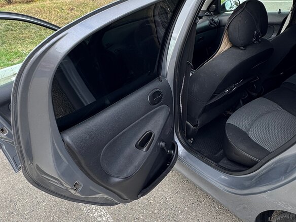 2005 Peugeot 206, серый, 250000 рублей - вид 10