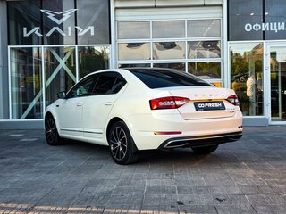 2020 Skoda Octavia III (A7) Рестайлинг, белый, 1950000 рублей, вид 2