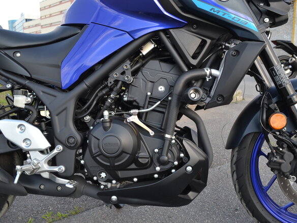 2023 Yamaha MT-03, белый - вид 8