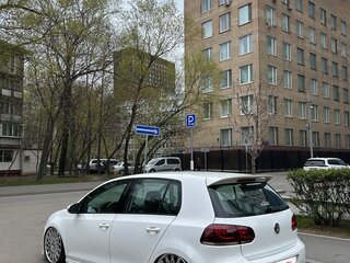 2011 Volkswagen Golf VI, белый, 999999 рублей, вид 3