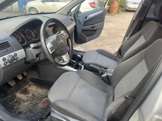 2010 Opel Astra H Рестайлинг, серебристый, 570000 рублей, вид 5