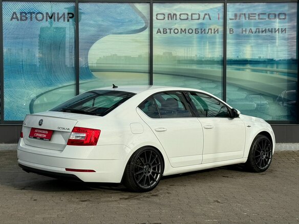 2020 Skoda Octavia III (A7) Рестайлинг, белый, 1850000 рублей - вид 4