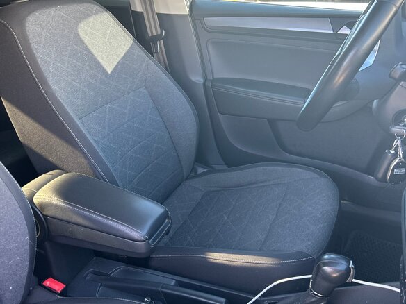 2020 Volkswagen Polo VI, серый, 1880000 рублей - вид 8