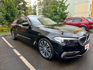 2019 BMW 5 серии 530e VII (G30/G31/G38), чёрный, 4300000 рублей, вид 3