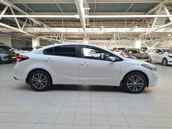 2019 Kia Cerato III Рестайлинг (Classic), белый, 1430000 рублей - вид 7