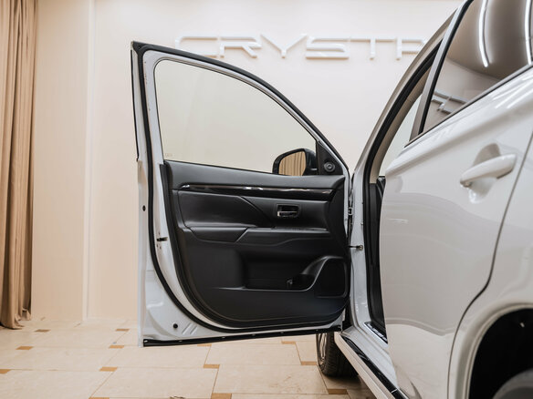 2022 Mitsubishi Outlander III Рестайлинг 3, белый, 2800000 рублей - вид 22