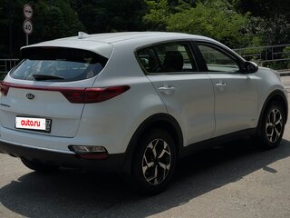 2021 Kia Sportage IV Рестайлинг, белый, 1650000 рублей, вид 5