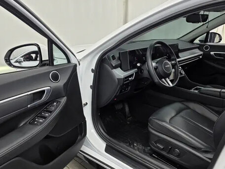 2025 Hyundai Sonata VIII (DN8) Рестайлинг, белый, 2400000 рублей, вид 5