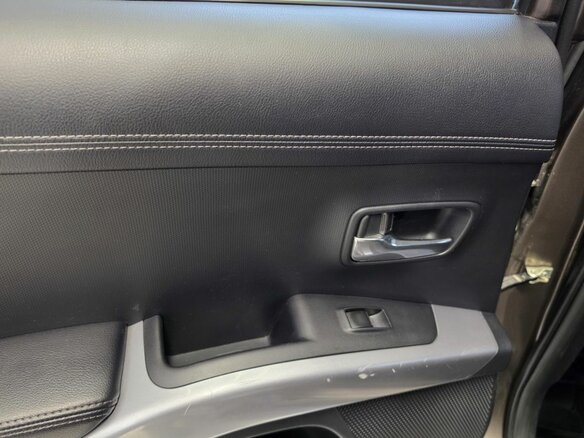 2010 Mitsubishi Outlander II Рестайлинг, коричневый, 999000 рублей - вид 9
