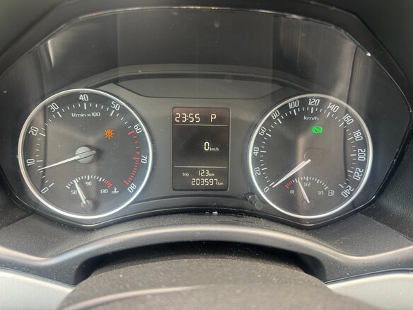 2011 Skoda Octavia II (A5) Рестайлинг, белый, 570000 рублей - вид 11