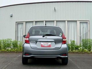 2019 Nissan Note II Рестайлинг, серебристый, 720000 рублей, вид 4