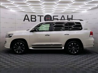 2018 Toyota Land Cruiser 200 Series Рестайлинг 2, белый, 5990000 рублей, вид 4
