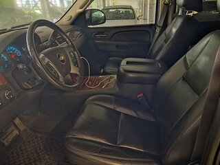 2011 Chevrolet Tahoe 6AT III, чёрный, 2250000 рублей, вид 3