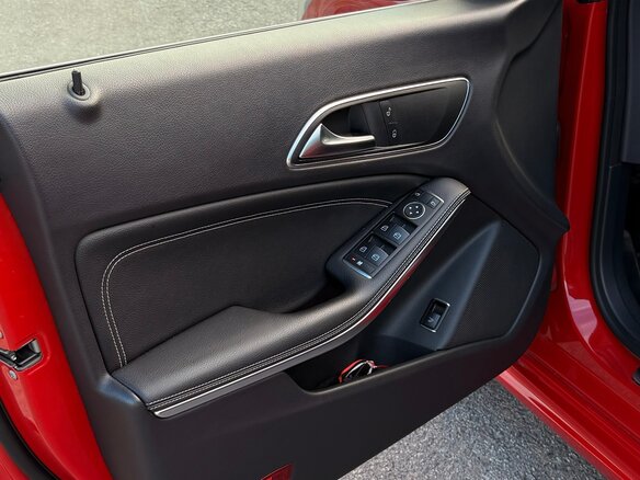 2014 Mercedes-Benz CLA 200 I (C117, X117), красный, 1500000 рублей - вид 16