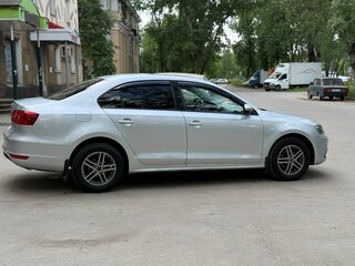 2013 Volkswagen Jetta VI, серебристый, 880000 рублей, вид 4