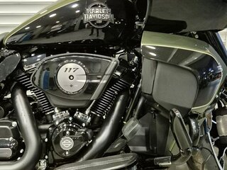 2026 Harley-Davidson Road Glide Limited, чёрный, 4850000 рублей, вид 4