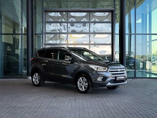 2017 Ford Kuga II Рестайлинг, серый, 1750000 рублей, вид 1