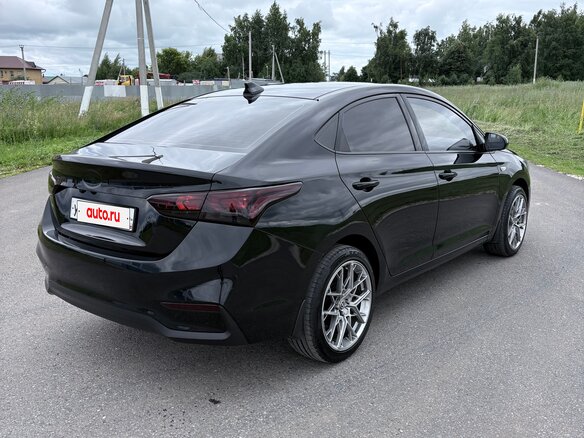 2019 Hyundai Solaris II, чёрный, 950000 рублей - вид 3