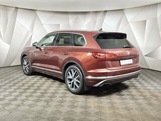 2020 Volkswagen Touareg III, красный, 3859000 рублей, вид 4