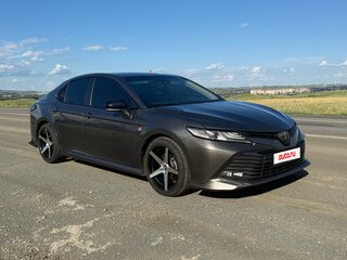 2018 Toyota Camry US Market VIII (XV70), серый, 2800000 рублей, вид 2