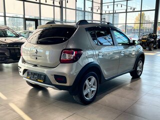 2017 Renault Sandero Stepway II, бежевый, 1080000 рублей, вид 4