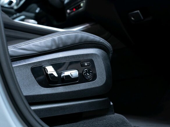 2022 BMW X7 40d I (G07) Рестайлинг, серый, 13100000 рублей - вид 32