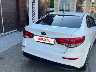 2015 Kia Rio III Рестайлинг, белый, 650000 рублей, вид 5