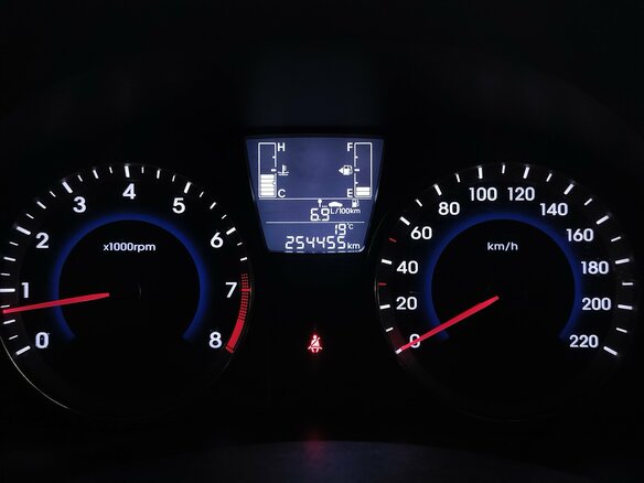 2014 Hyundai Solaris I Рестайлинг, чёрный, 530000 рублей - вид 17