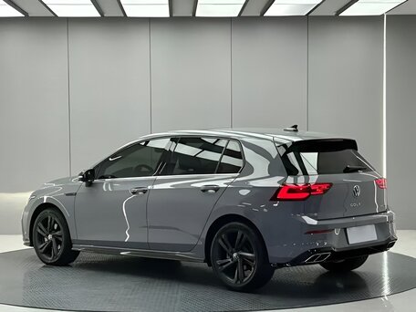 2022 Volkswagen Golf VIII, серый, 1990000 рублей, вид 4