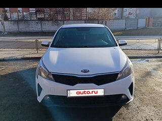 2021 Kia Rio IV Рестайлинг, белый, 1400000 рублей, вид 2