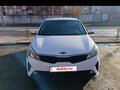 2021 Kia Rio IV Рестайлинг, белый, 1400000 рублей - вид 1