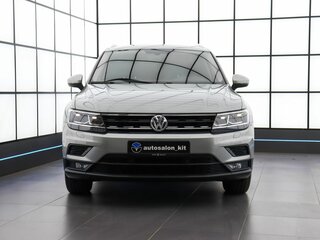 2017 Volkswagen Tiguan II, серебристый, 2700000 рублей, вид 2
