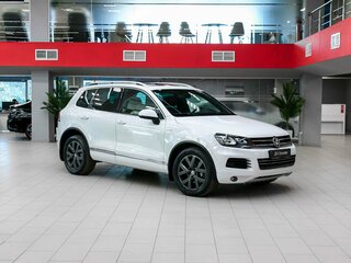 2013 Volkswagen Touareg II, белый, 1950000 рублей, вид 3