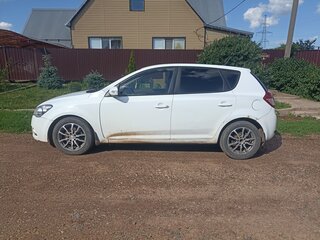 2010 Kia Ceed I Рестайлинг, белый, 650000 рублей, вид 4