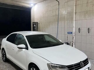 2015 Volkswagen Jetta VI, серебристый, 550000 рублей, вид 2