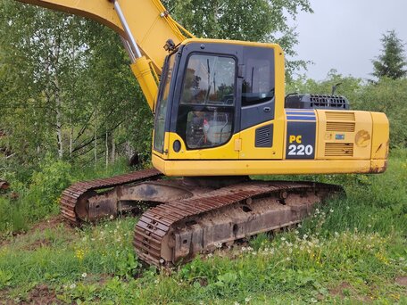 2019 Komatsu PC220-8, жёлтый, 5500000 рублей, вид 2
