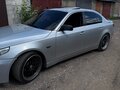 2004 BMW 5 серии 525i V (E60/E61), серебристый - вид 3