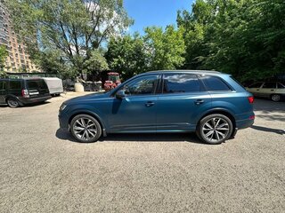 2021 Audi Q7 45 TDI II (4M) Рестайлинг, синий, 9000000 рублей, вид 5