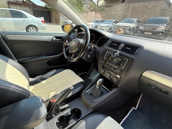 2015 Volkswagen Jetta VI Рестайлинг, белый, 750000 рублей - вид 8