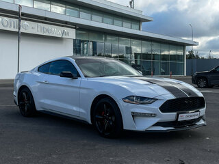 2021 Ford Mustang VI Рестайлинг, белый, 3790000 рублей, вид 3