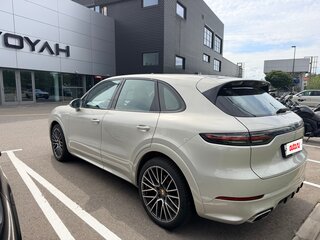2020 Porsche Cayenne III, бежевый, 5555555 рублей, вид 3