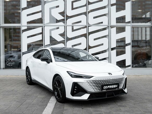 2024 Changan UNI-V I, белый, 2422000 рублей