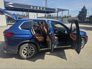 2021 BMW X5 40i IV (G05/G18), синий, 6900000 рублей, вид 4