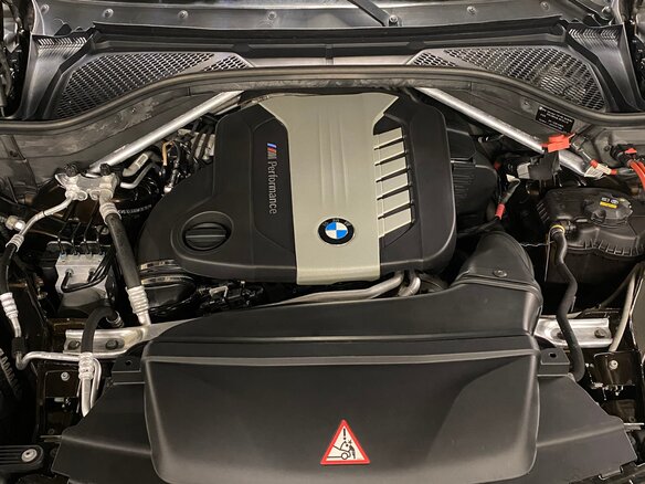 2017 BMW X6 M50d II (F16), коричневый, 4250000 рублей - вид 22