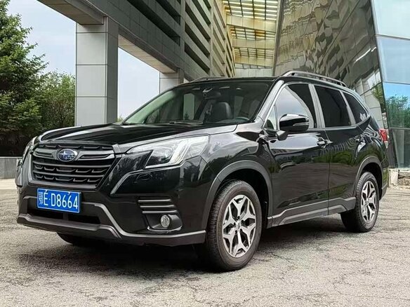2022 Subaru Forester V Рестайлинг, чёрный - вид 2