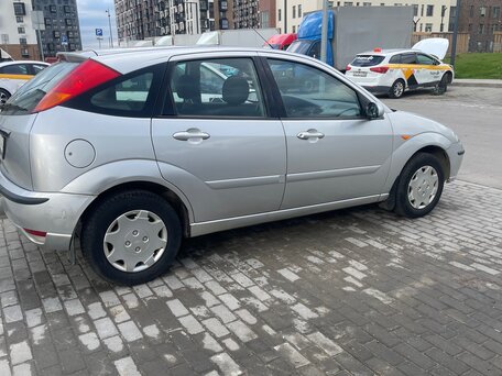 2004 Ford Focus I Рестайлинг, серебристый, 290000 рублей, вид 5