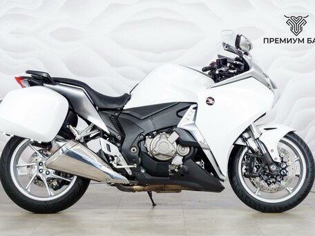 2010 Honda VFR 1200, белый, 810000 рублей, вид 1