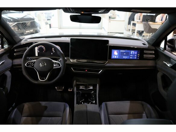 2026 Volkswagen Tiguan L Pro III (China Market), чёрный, 5400000 рублей - вид 9